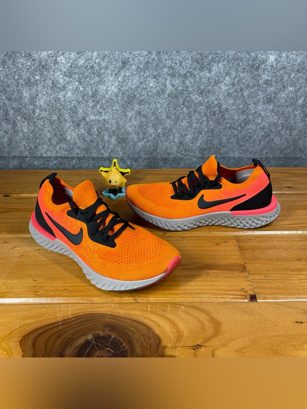 Nike Epic React Flyknit Youth Size 5.5Y Womens 7 Orange Black Running 943311-800